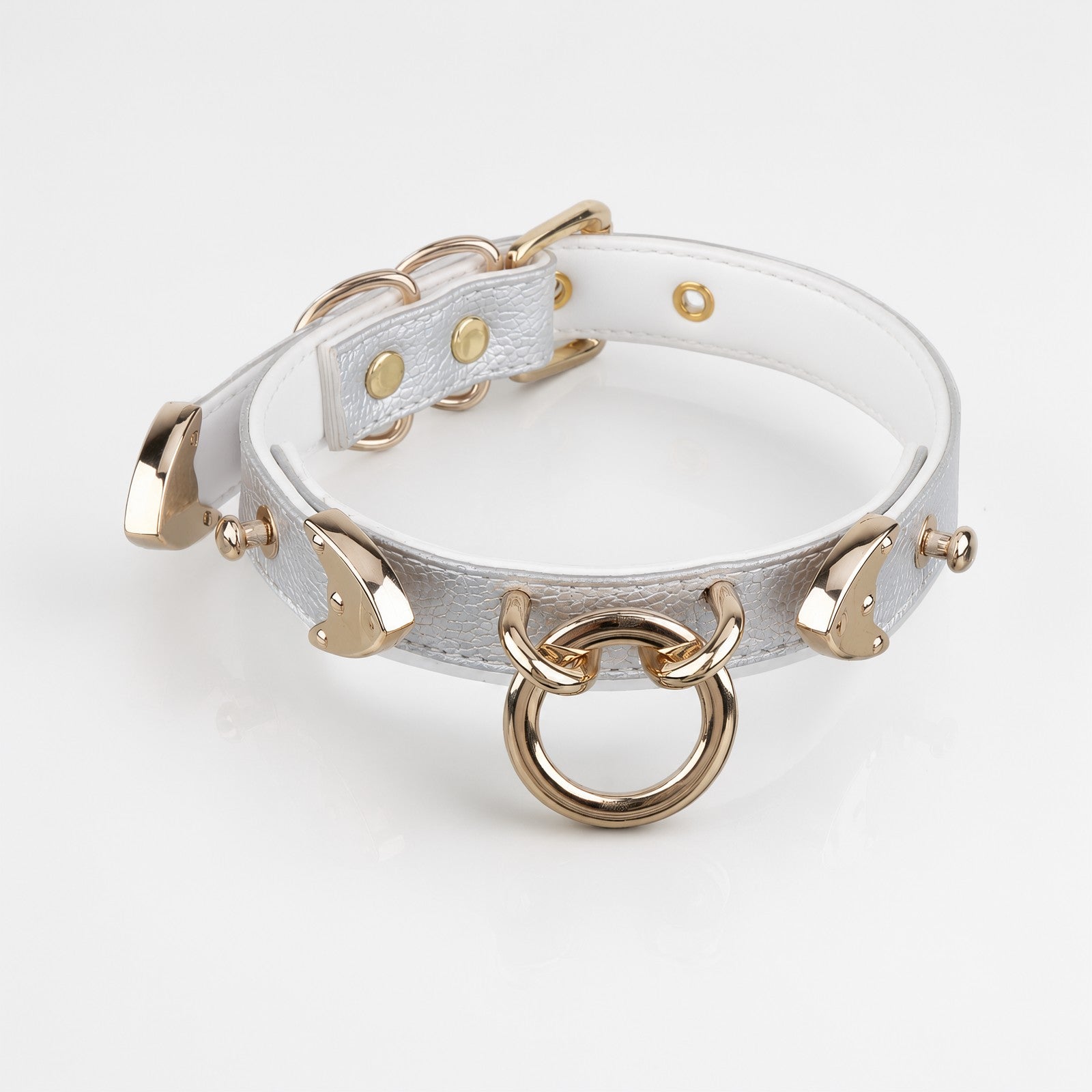 White Snake Texture O-Ring Choker